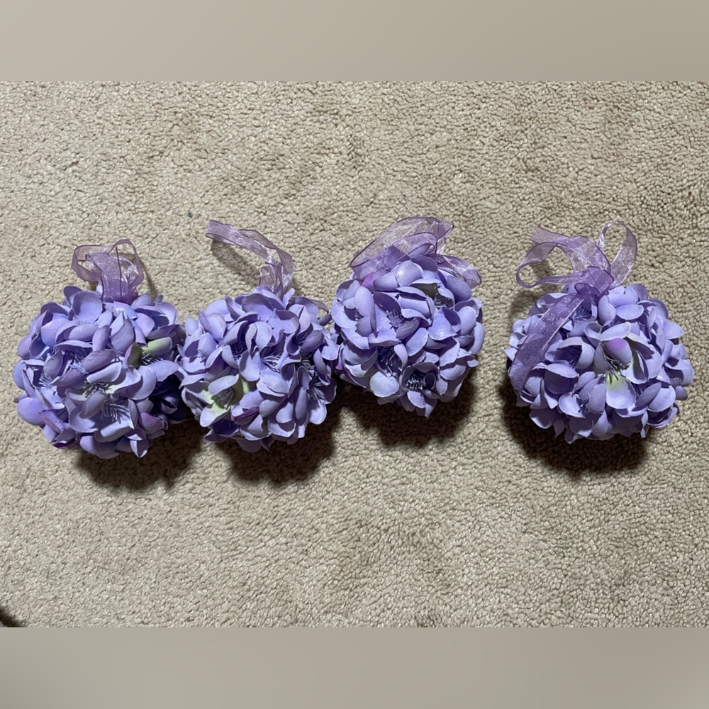 Lilac purple hanging flower decor (set of 4)